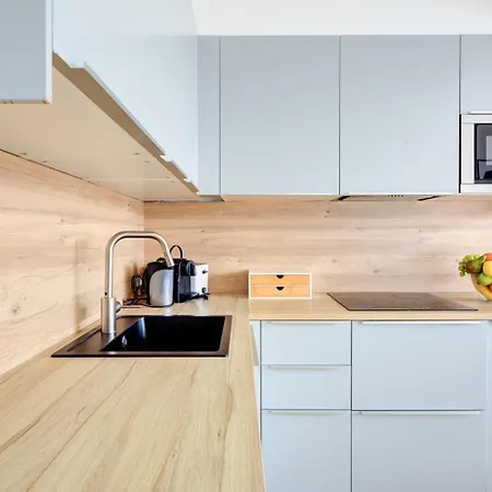 Bluestay 48 - Superb In *