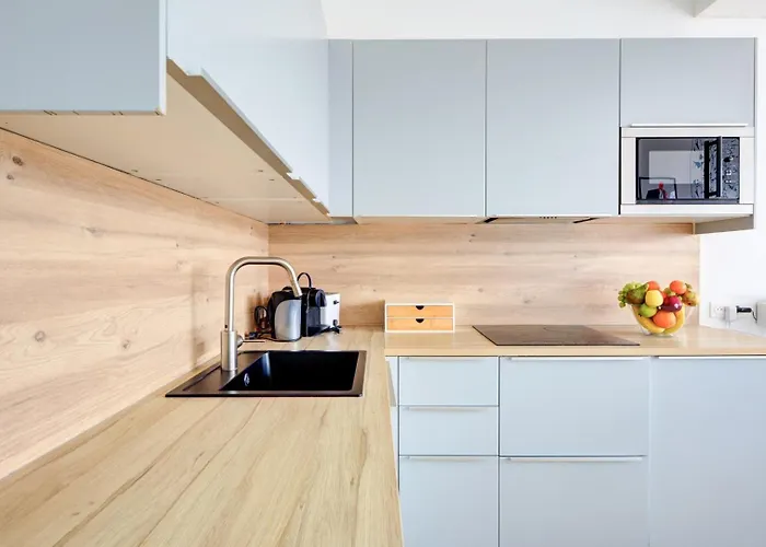 Bluestay 48 - Superb In *